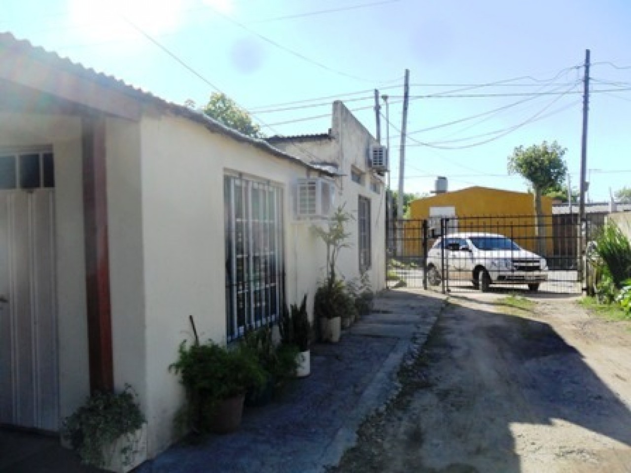 Venta de casa al frente en PH en San Miguel